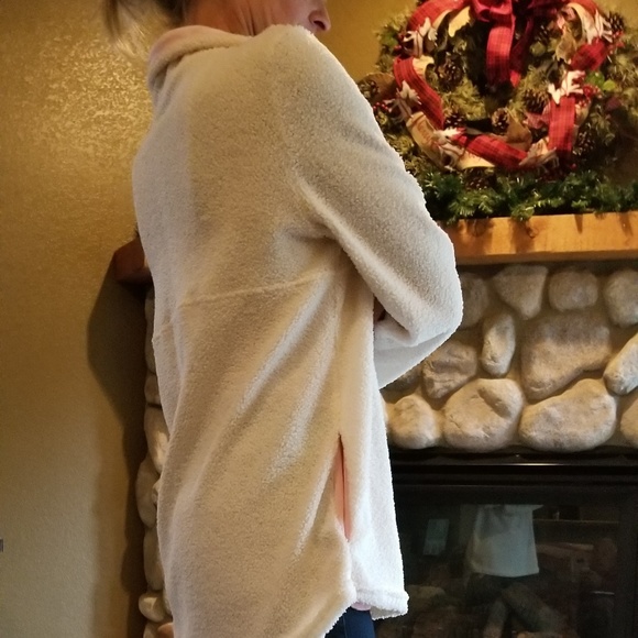 Pink/Off White with pockets pull over top.. EUC - Picture 2 of 7